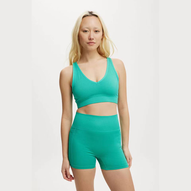 Women Solid Color Seamless Shorts With Pockets